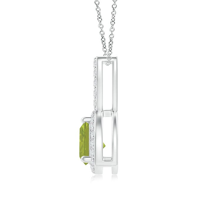 AA - Peridot / 0.62 CT / 14 KT White Gold