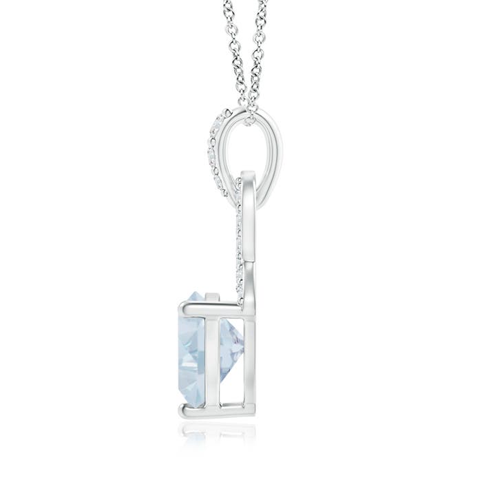 A - Aquamarine / 0.69 CT / 14 KT White Gold