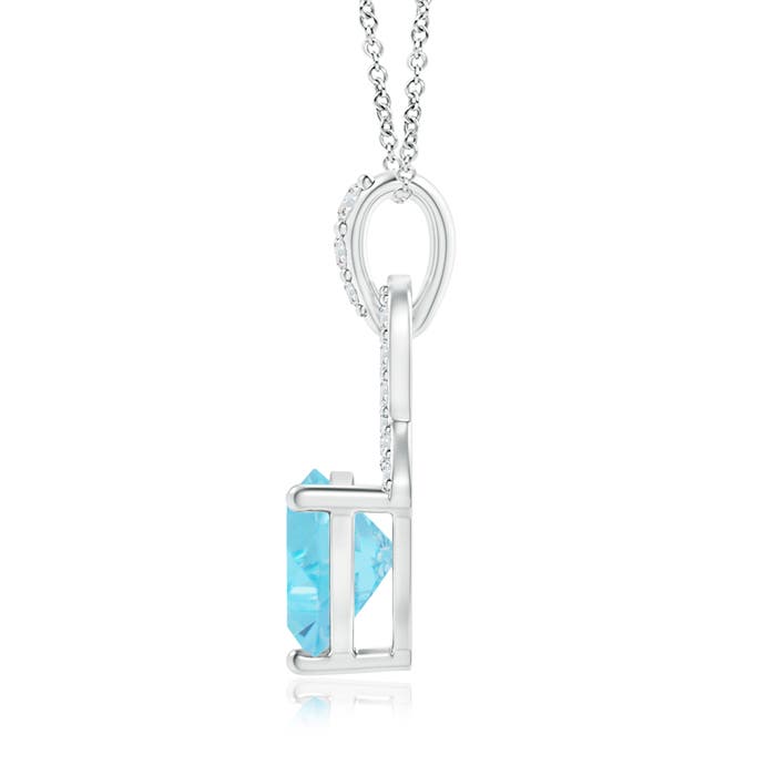 A - Swiss Blue Topaz / 0.99 CT / 14 KT White Gold