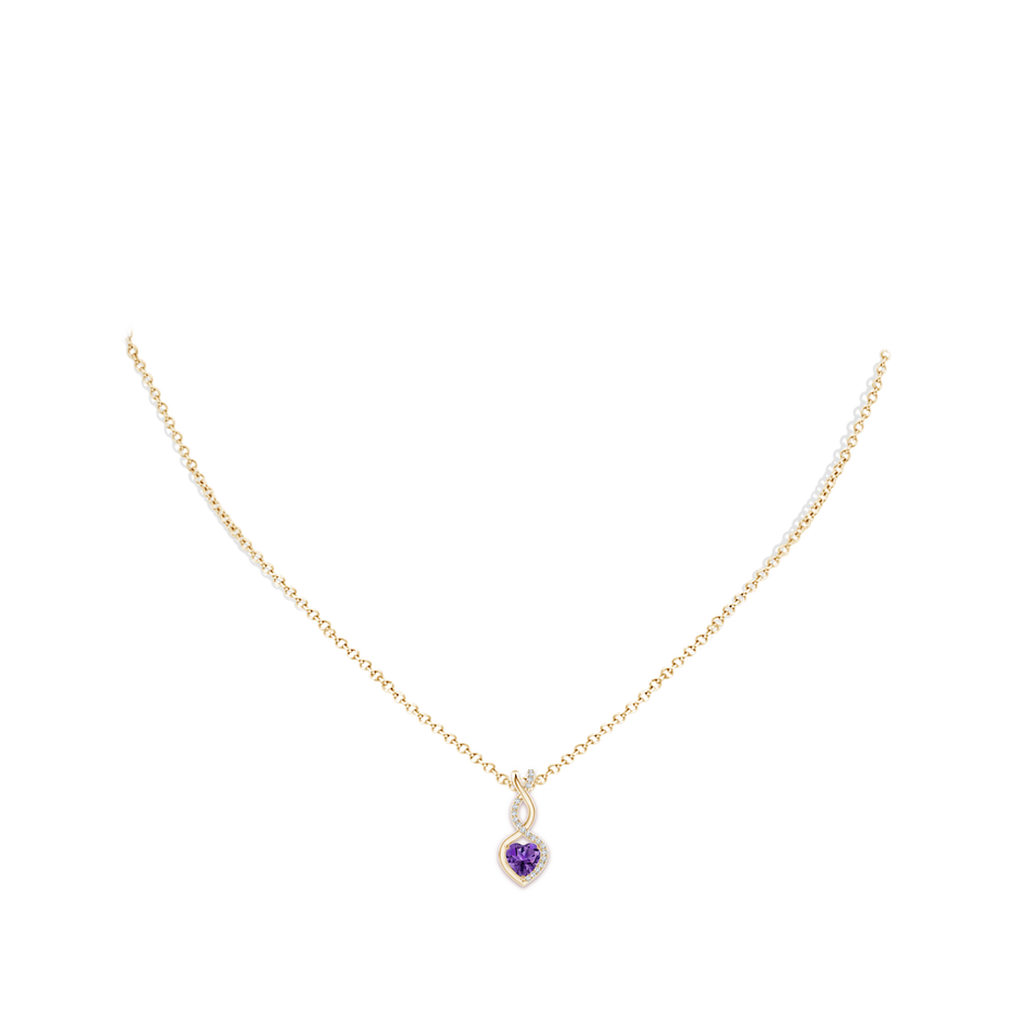 5mm AAAA Heart-Shaped Amethyst Infinity Pendant with Diamond Accents in Yellow Gold pen