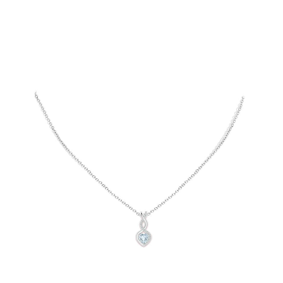 6mm A Heart-Shaped Aquamarine Infinity Pendant with Diamond Accents in S999 Silver pen