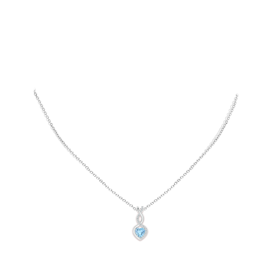 6mm AAA Heart-Shaped Aquamarine Infinity Pendant with Diamond Accents in S999 Silver pen