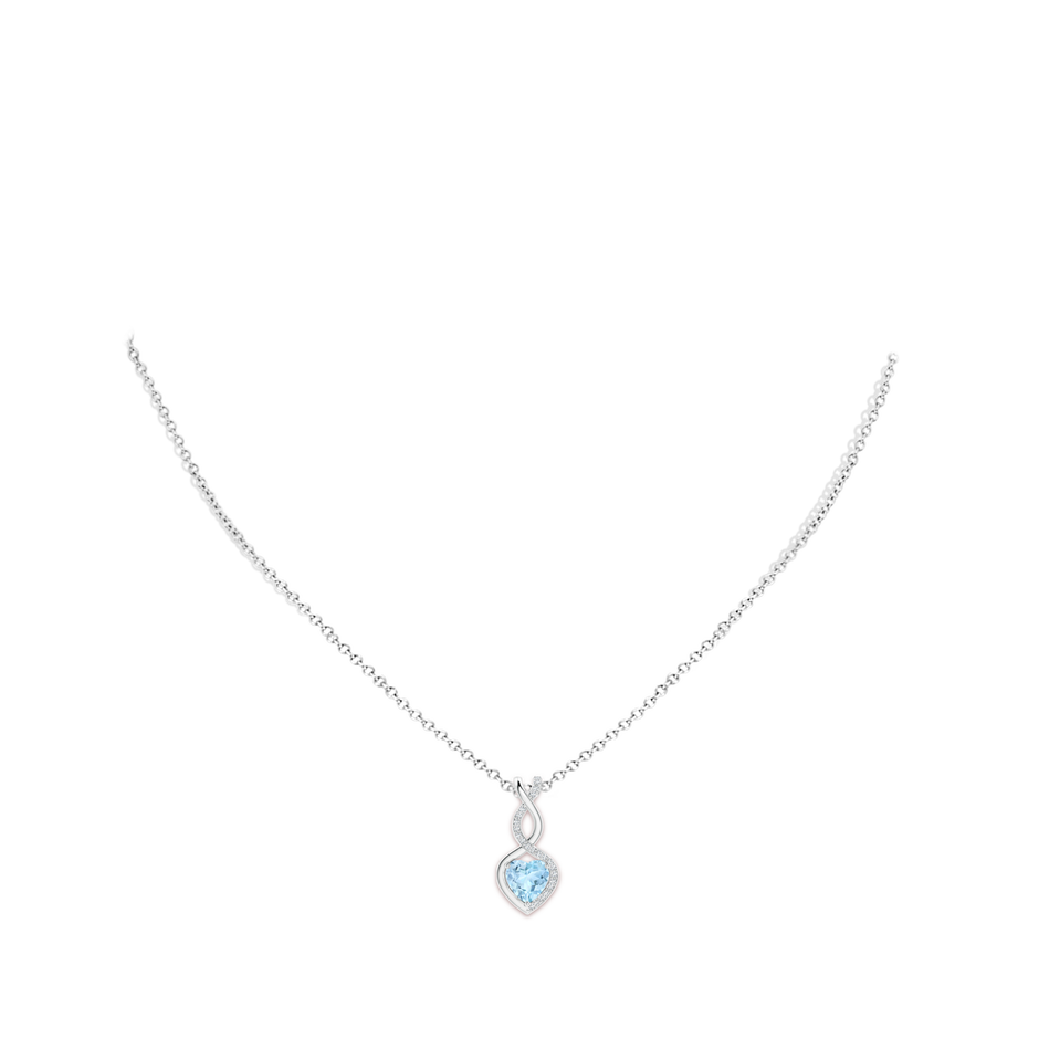 7mm AAA Heart-Shaped Aquamarine Infinity Pendant with Diamond Accents in S999 Silver pen