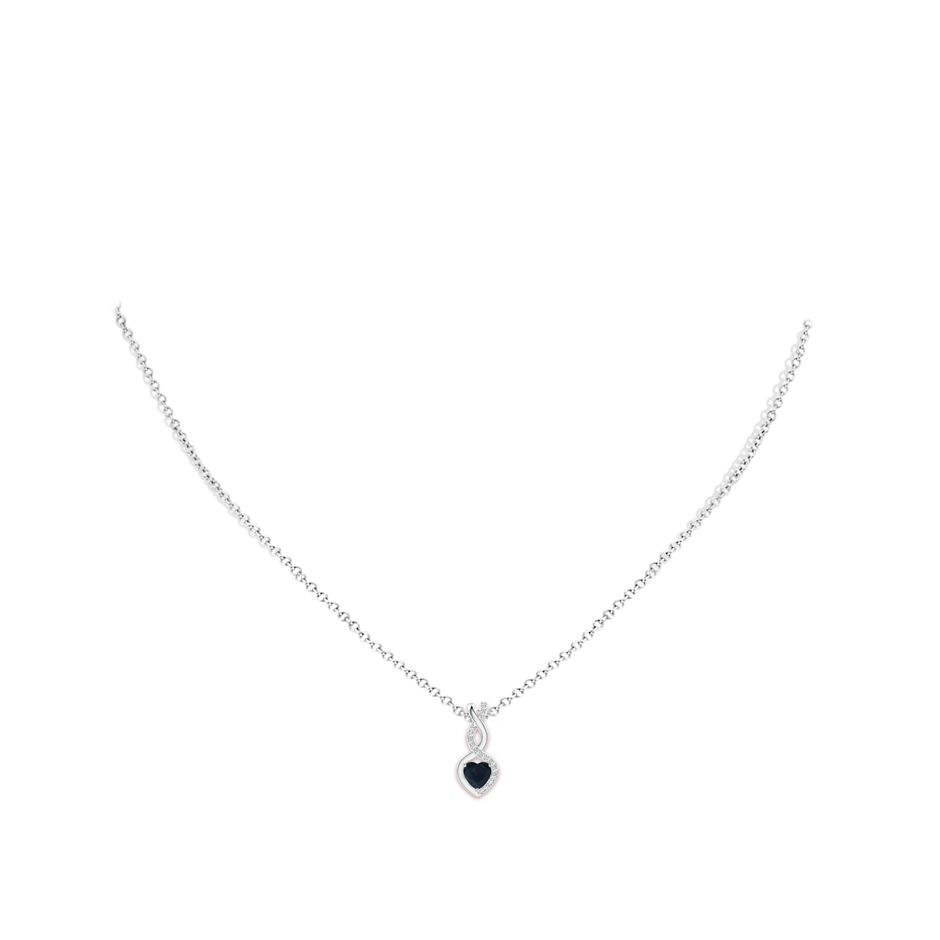 4mm A Heart-Shaped Blue Sapphire Infinity Pendant with Diamond Accents in P950 Platinum pen