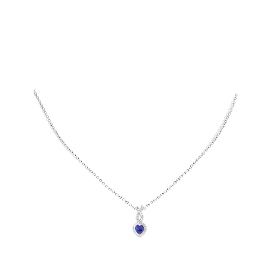 5mm AAAA Heart-Shaped Tanzanite Infinity Pendant with Diamond Accents in P950 Platinum pen