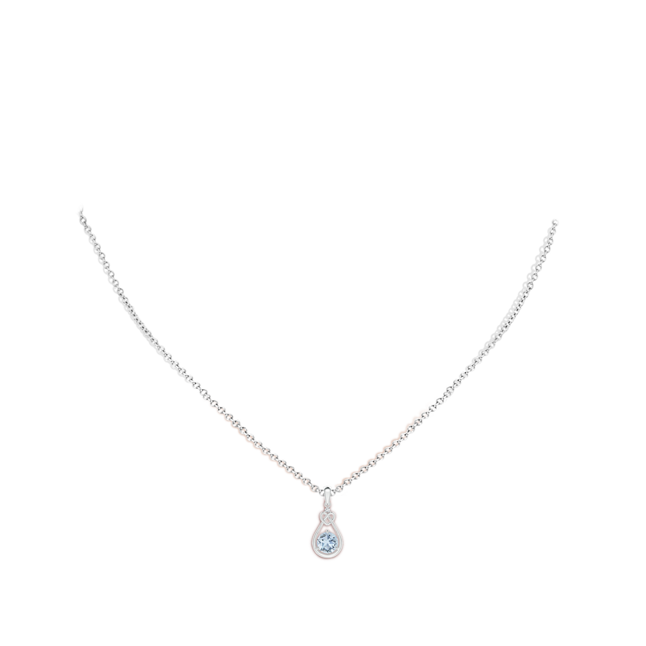 5mm A Aquamarine Knotted Heart Pendant with Diamond in S999 Silver body-neck
