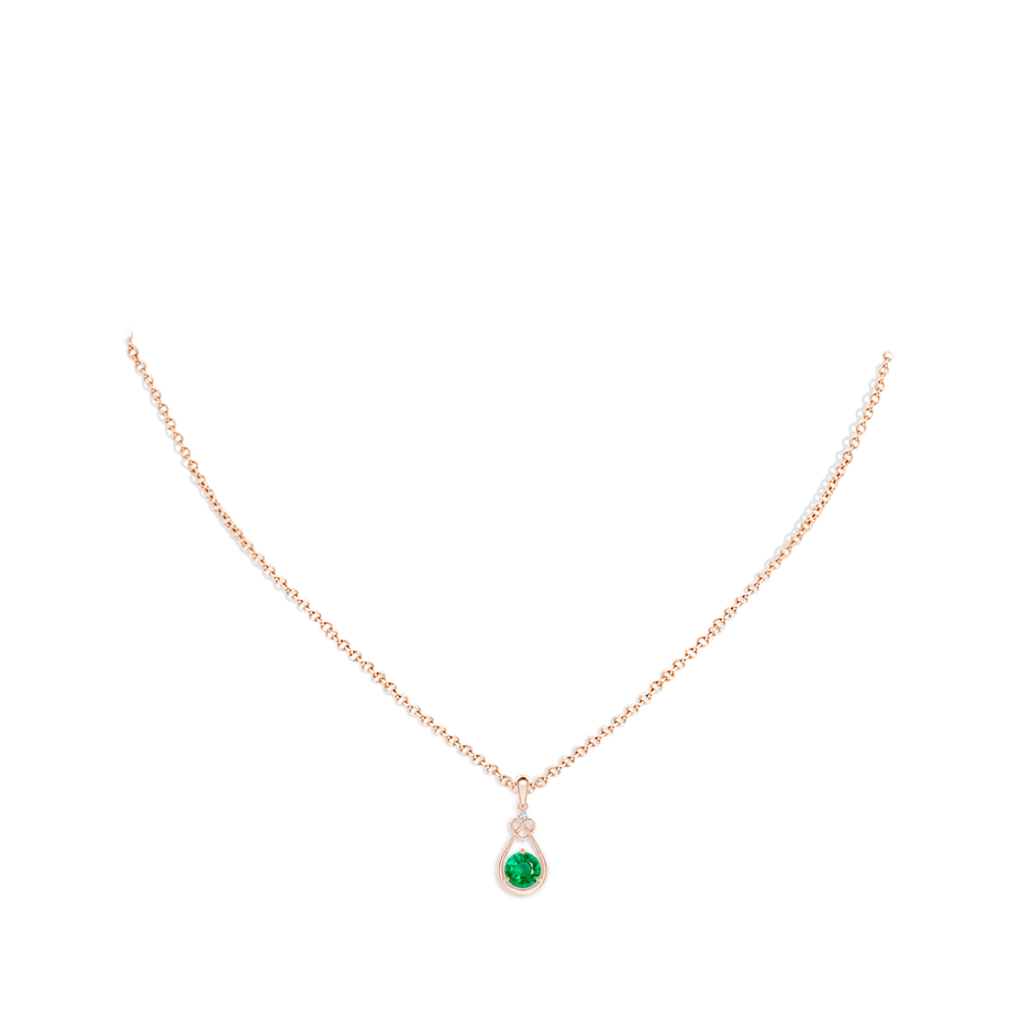 5mm AAA Emerald Knotted Heart Pendant with Diamond in Rose Gold pen