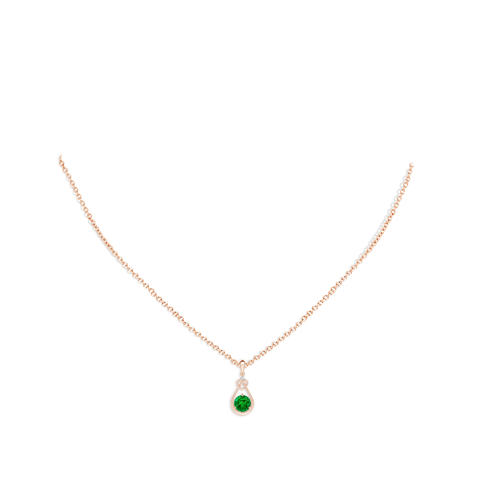 5mm AAAA Emerald Knotted Heart Pendant with Diamond in Rose Gold pen