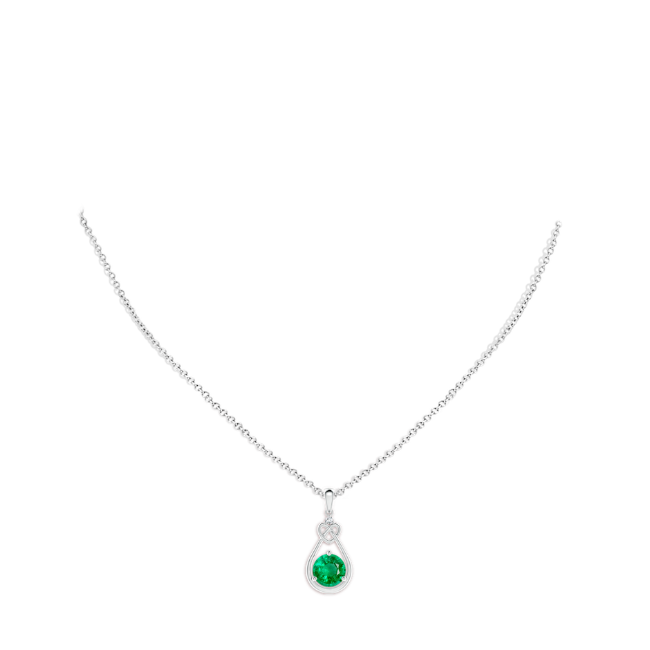 8mm AAA Emerald Knotted Heart Pendant with Diamond in White Gold pen