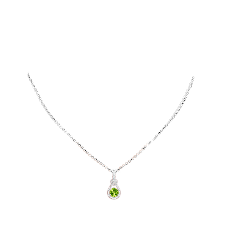 6mm AAA Peridot Knotted Heart Pendant with Diamond in White Gold body-neck