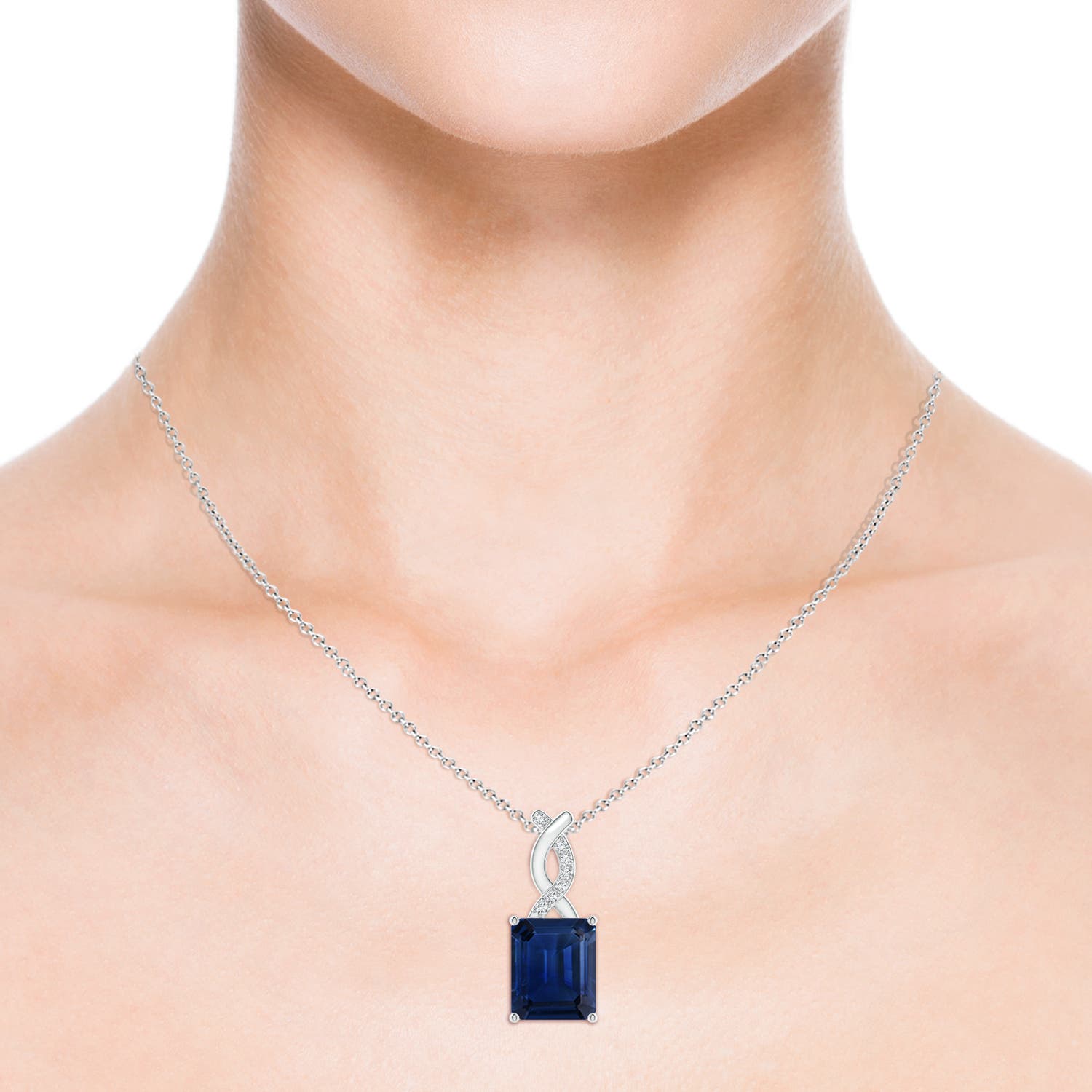 AAA - Blue Sapphire / 5.58 CT / 14 KT White Gold