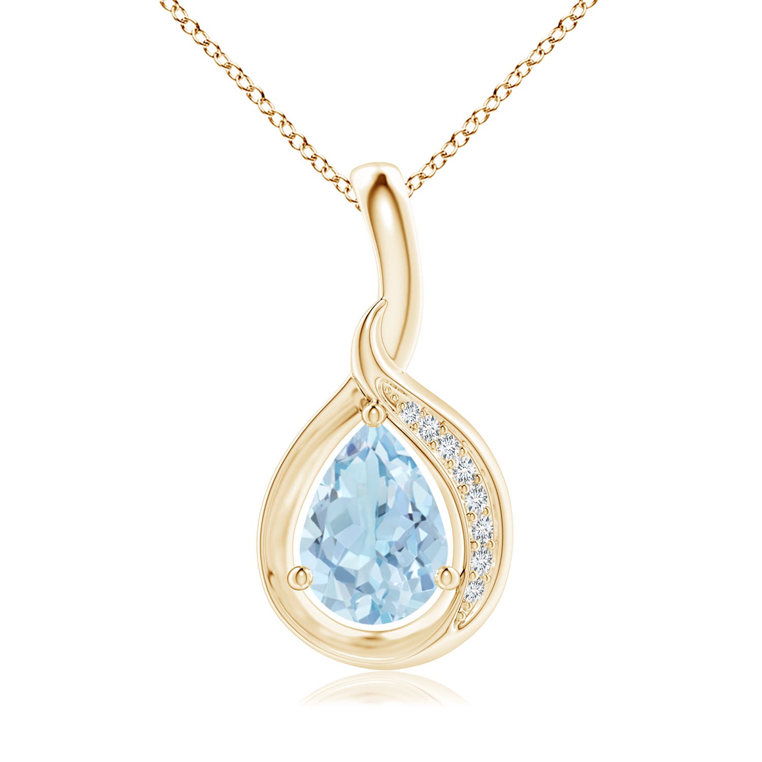 AA - Aquamarine / 0.58 CT / 14 KT Yellow Gold