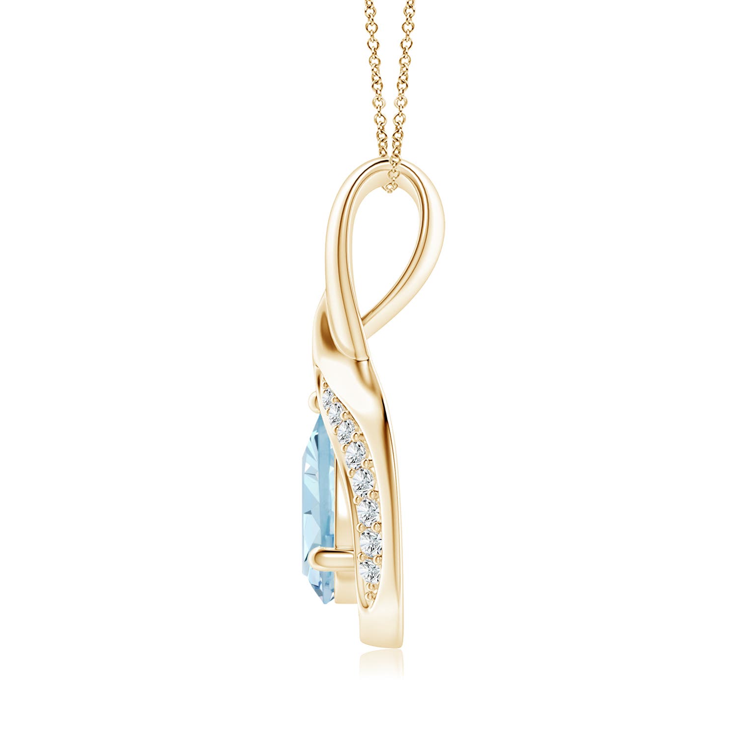 AA - Aquamarine / 0.58 CT / 14 KT Yellow Gold