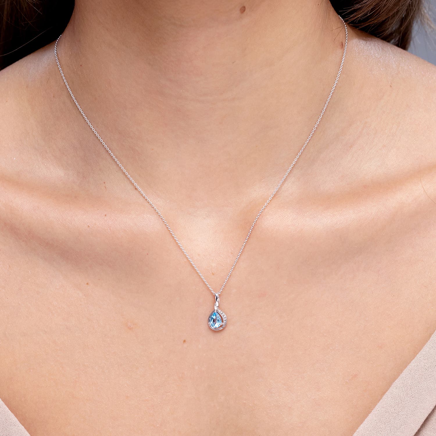 トパーズ　16g ブラジル産ホワイトトパーズ（ニードルイントパーズ） 4.086ctルース