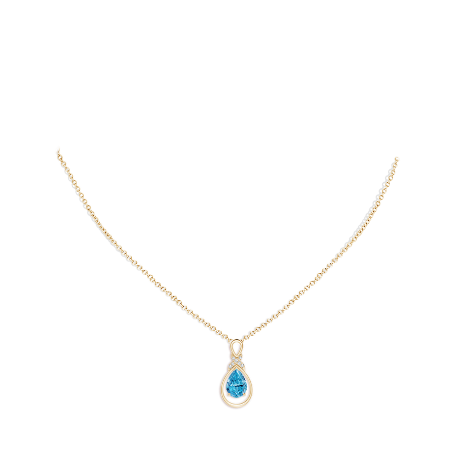 7x5mm AAAA Fancy Intense Blue Diamond Infinity Pendant with 'X' Motif in Yellow Gold pen
