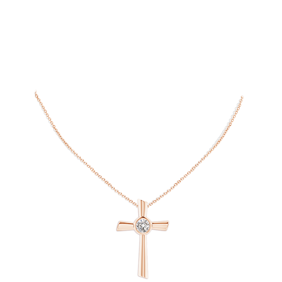 7.4mm IJI1I2 Solitaire Diamond Cross Pendant in Rose Gold pen