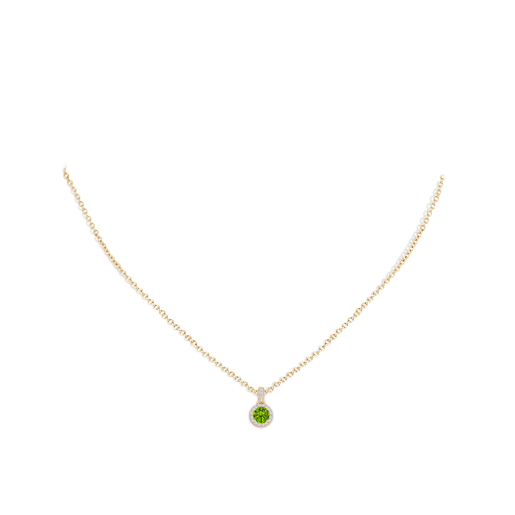 5mm AAAA Claw-Set Round Peridot Pendant with Diamond Halo in Yellow Gold Body-Neck