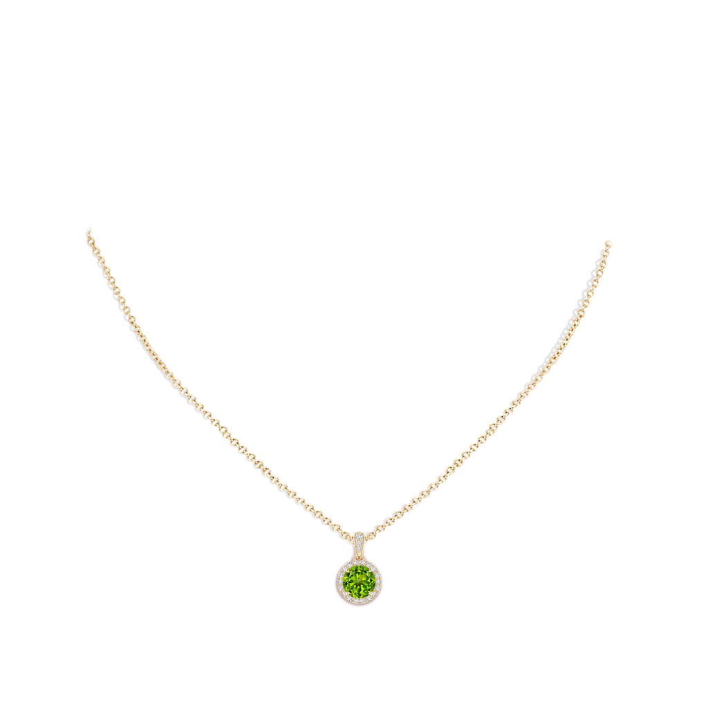 7mm AAAA Claw-Set Round Peridot Pendant with Diamond Halo in Yellow Gold Body-Neck