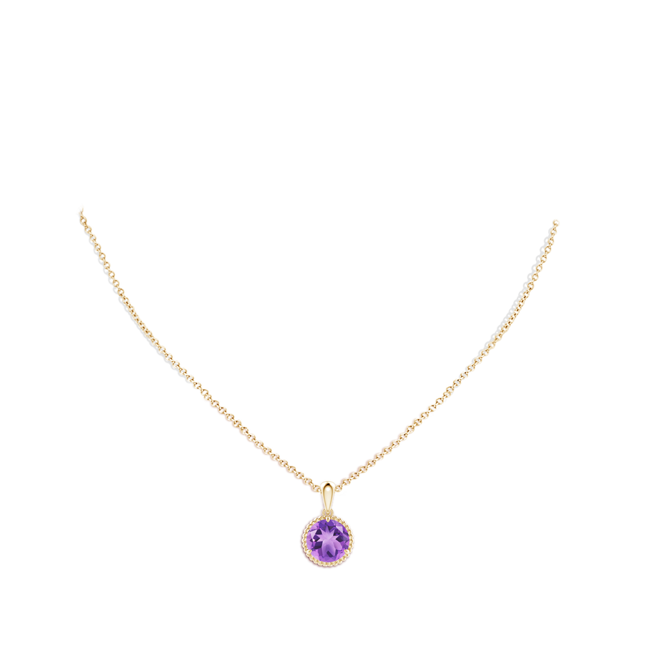 10mm A Rope-Framed Claw-Set Amethyst Solitaire Pendant in Yellow Gold pen