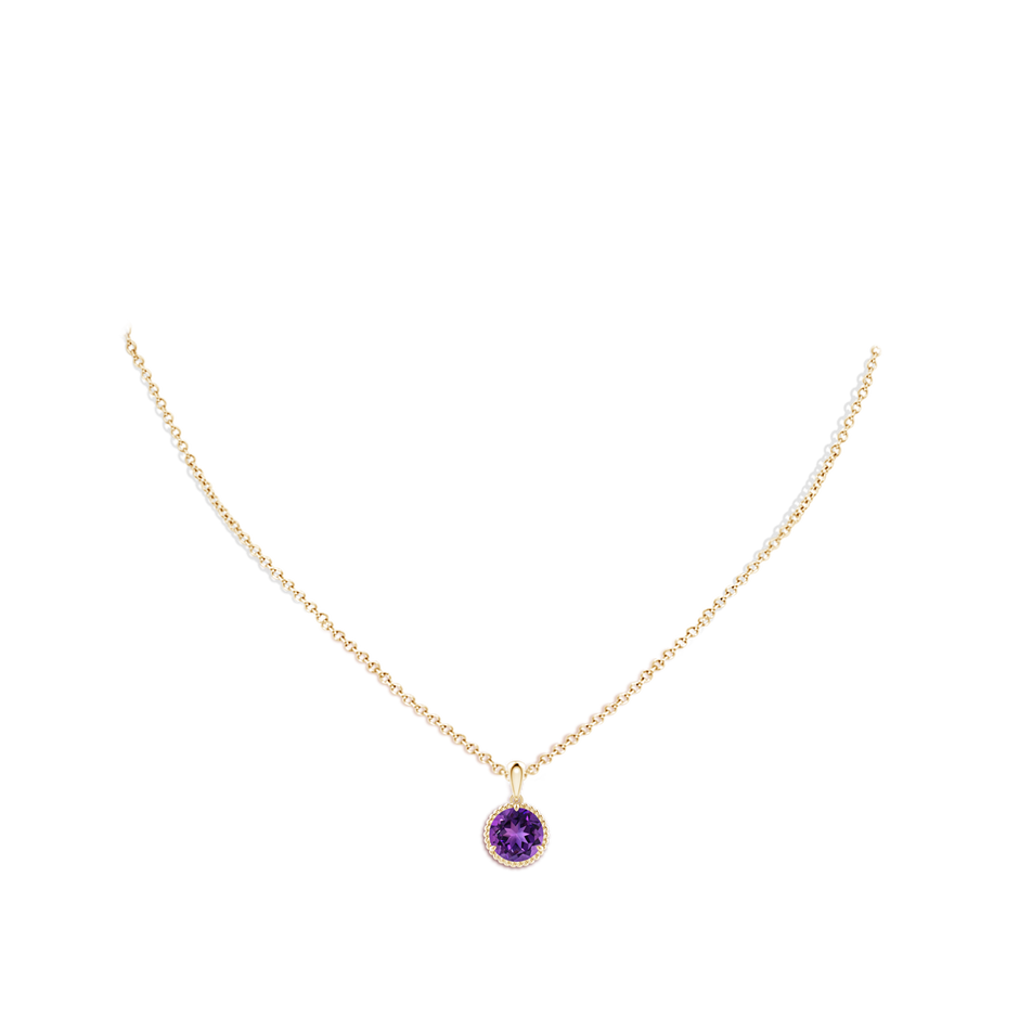 8mm AAAA Rope-Framed Claw-Set Amethyst Solitaire Pendant in Yellow Gold pen