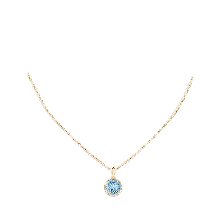 10mm AAAA Rope-Framed Claw-Set Aquamarine Solitaire Pendant in Yellow Gold pen