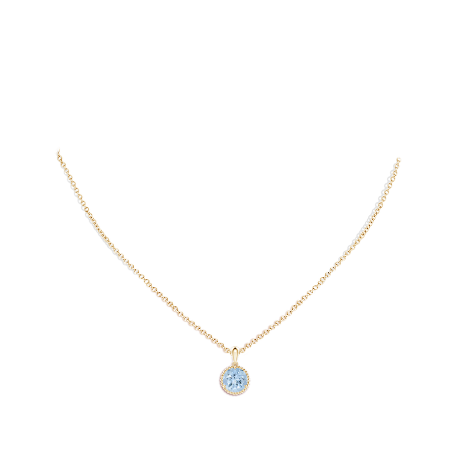 8mm AA Rope-Framed Claw-Set Aquamarine Solitaire Pendant in Yellow Gold pen