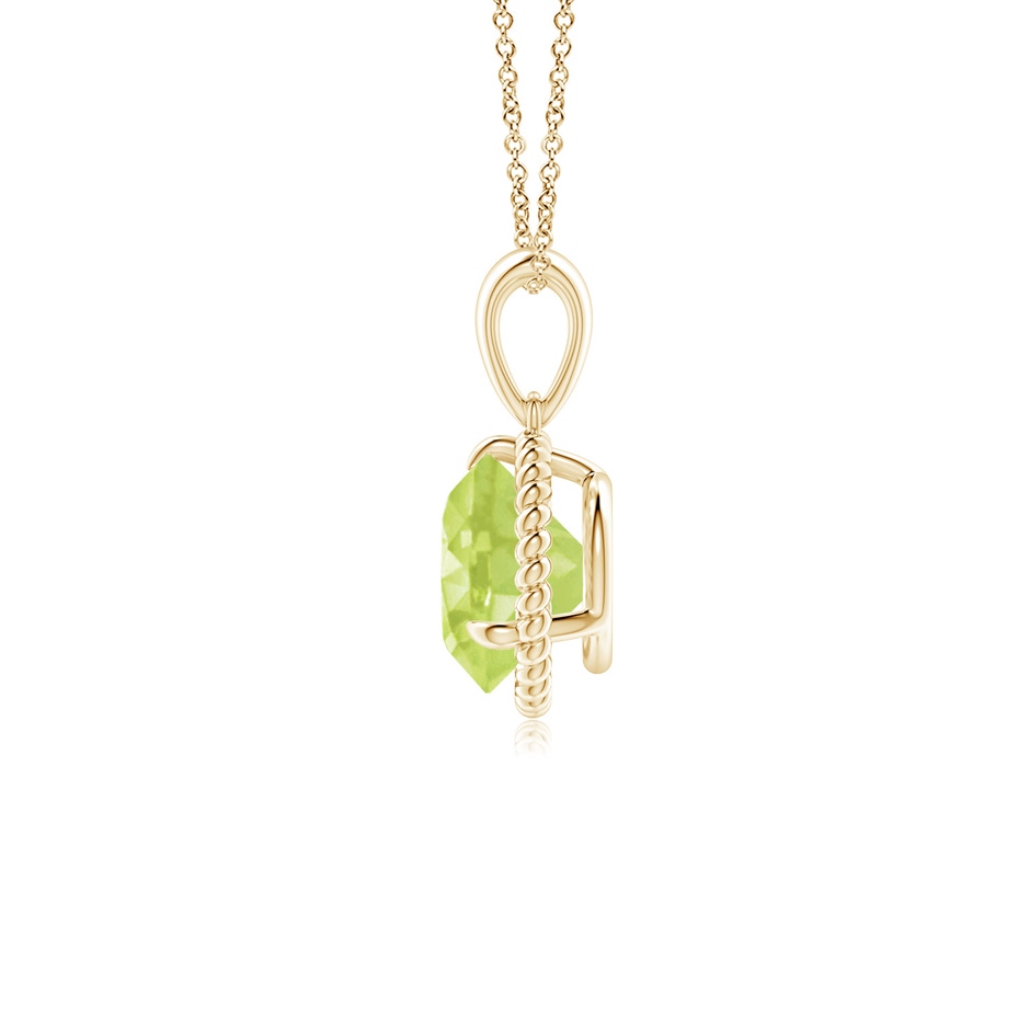 7mm A Rope-Framed Claw-Set Peridot Solitaire Pendant in Yellow Gold side-1
