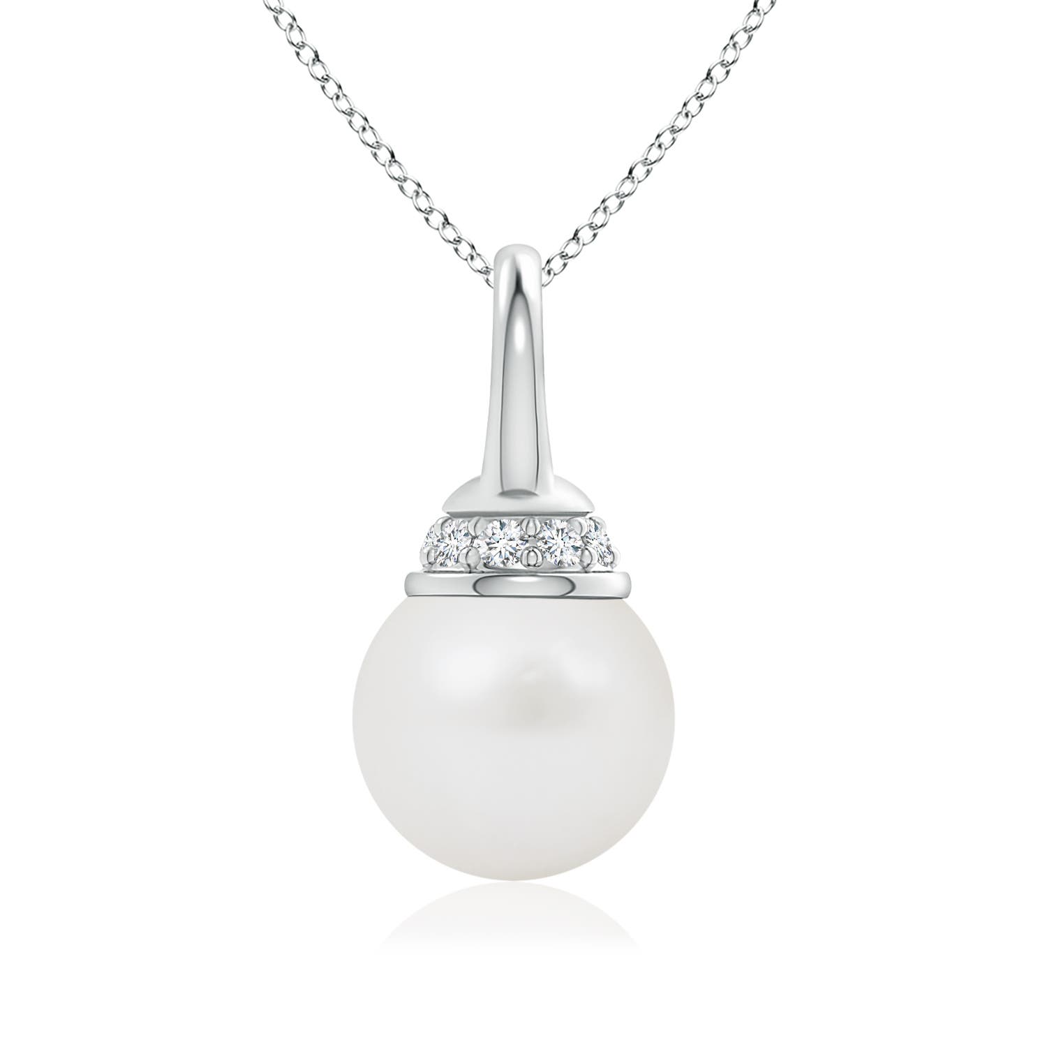 A - South Sea Cultured Pearl / 3.79 CT / 14 KT White Gold