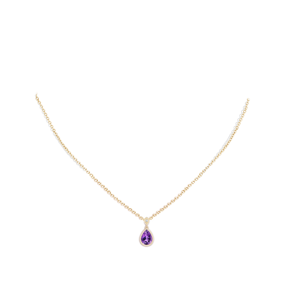 8x6mm AAA Bezel-Set Amethyst Teardrop Pendant with Diamond in Yellow Gold pen