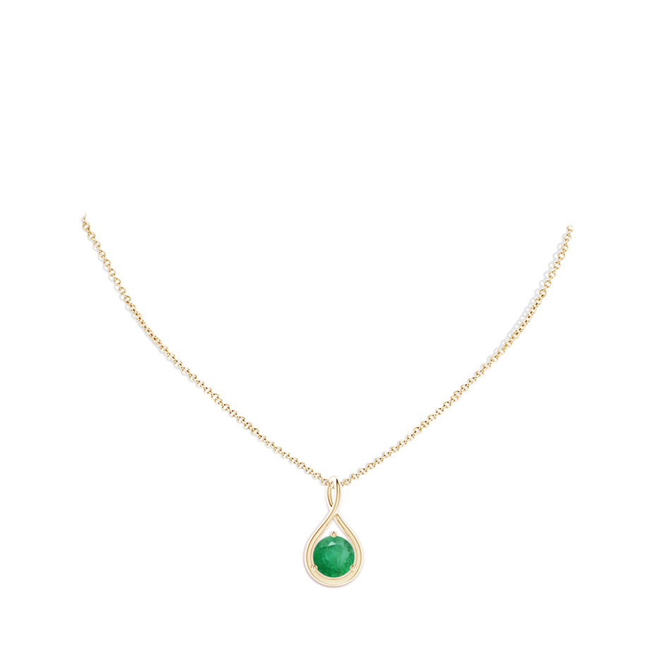 10mm A Solitaire Round Emerald Infinity Twist Pendant in 18K Yellow Gold pen