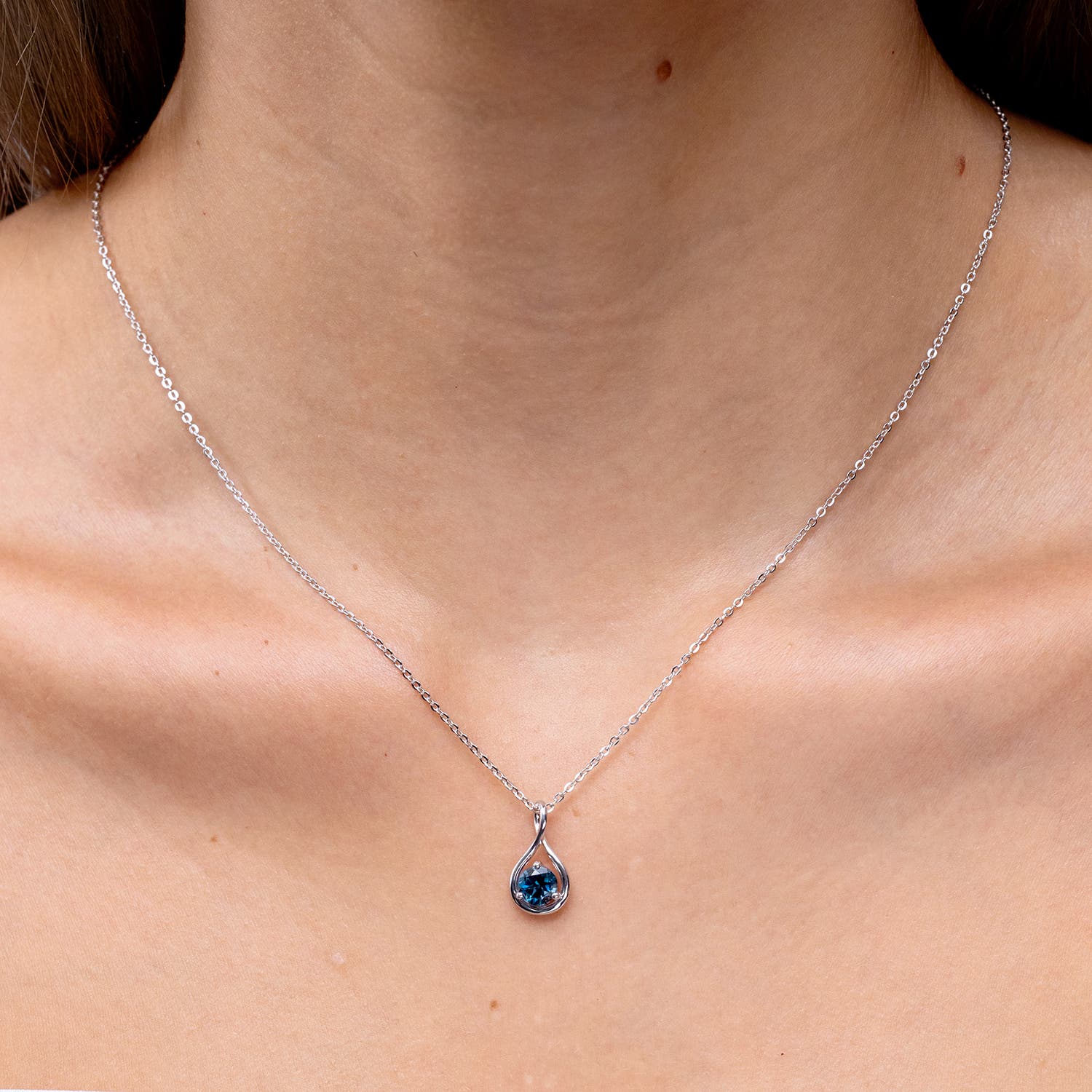 SP1646LBT lifestyle image - lifestyle 3