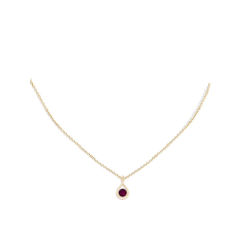 5mm AAAA Solitaire Round Rhodolite Infinity Twist Pendant in Yellow Gold pen