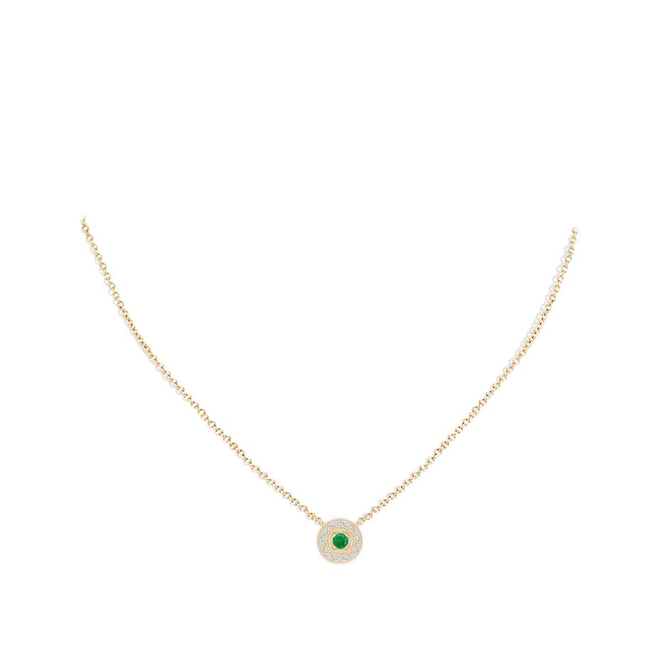 2.5mm AA Vintage Style Emerald Halo Pendant with Milgrain Detailing in Yellow Gold pen