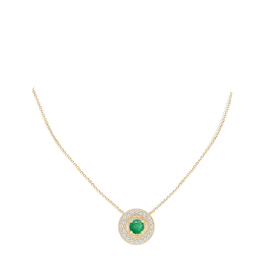 8mm A Vintage Style Emerald Halo Pendant with Milgrain Detailing in 18K Yellow Gold pen