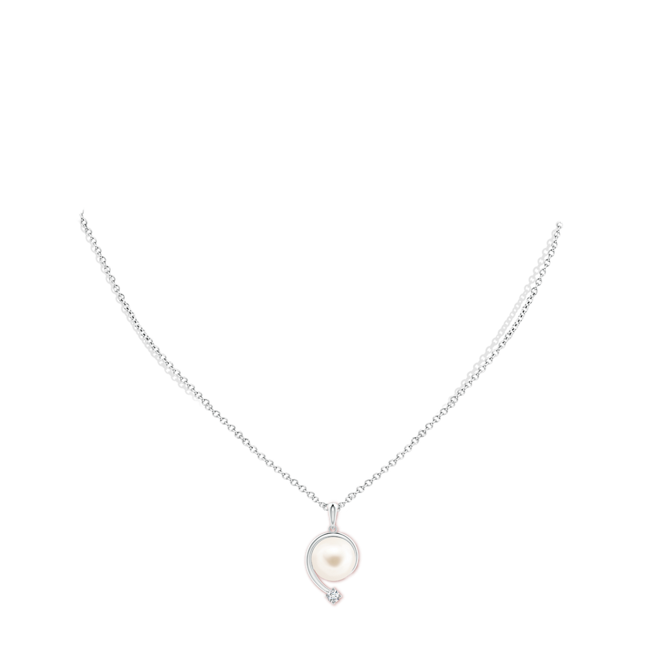 10mm AAA Freshwater Pearl and Diamond Swirl Pendant in 18K White Gold pen