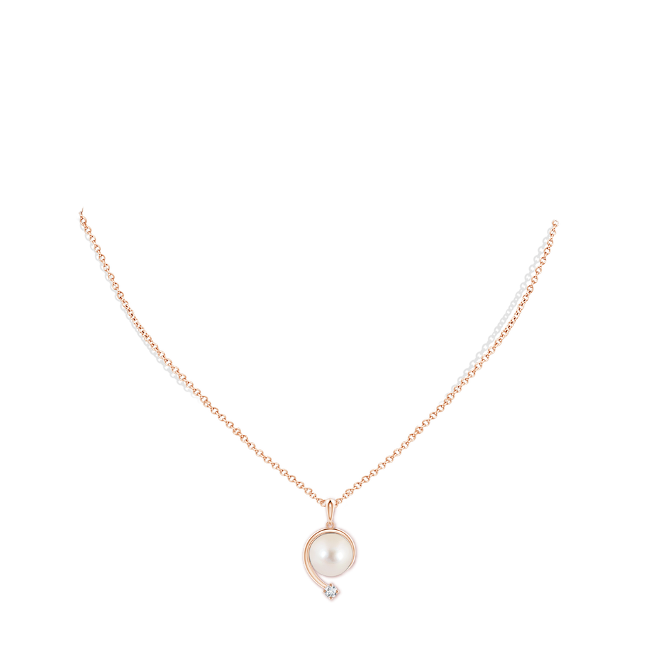 10mm AAAA Freshwater Pearl and Diamond Swirl Pendant in 18K Rose Gold pen
