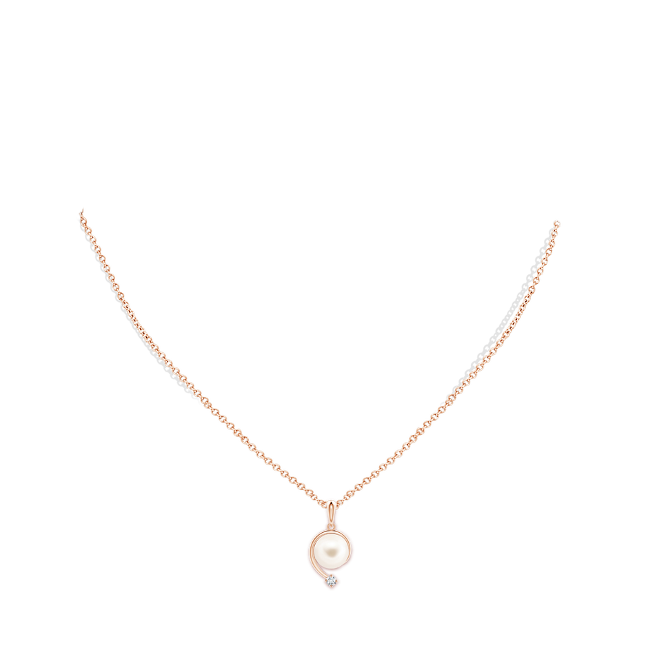 8mm AAA Freshwater Pearl and Diamond Swirl Pendant in Rose Gold pen