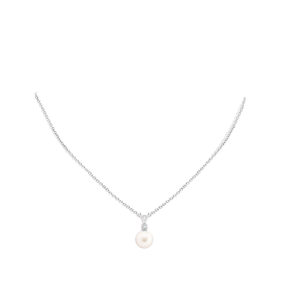 9mm AA Freshwater Pearl V-Bale Pendant in 18K White Gold pen