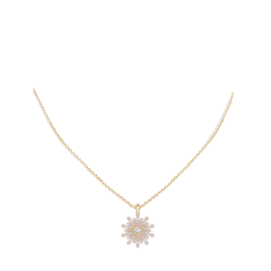3.8mm GVS2 Prong-Set Diamond Sunburst Pendant in Yellow Gold pen