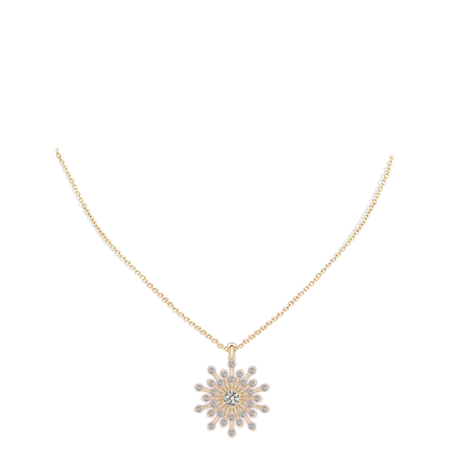 5.6mm KI3 Prong-Set Diamond Sunburst Pendant in Yellow Gold pen