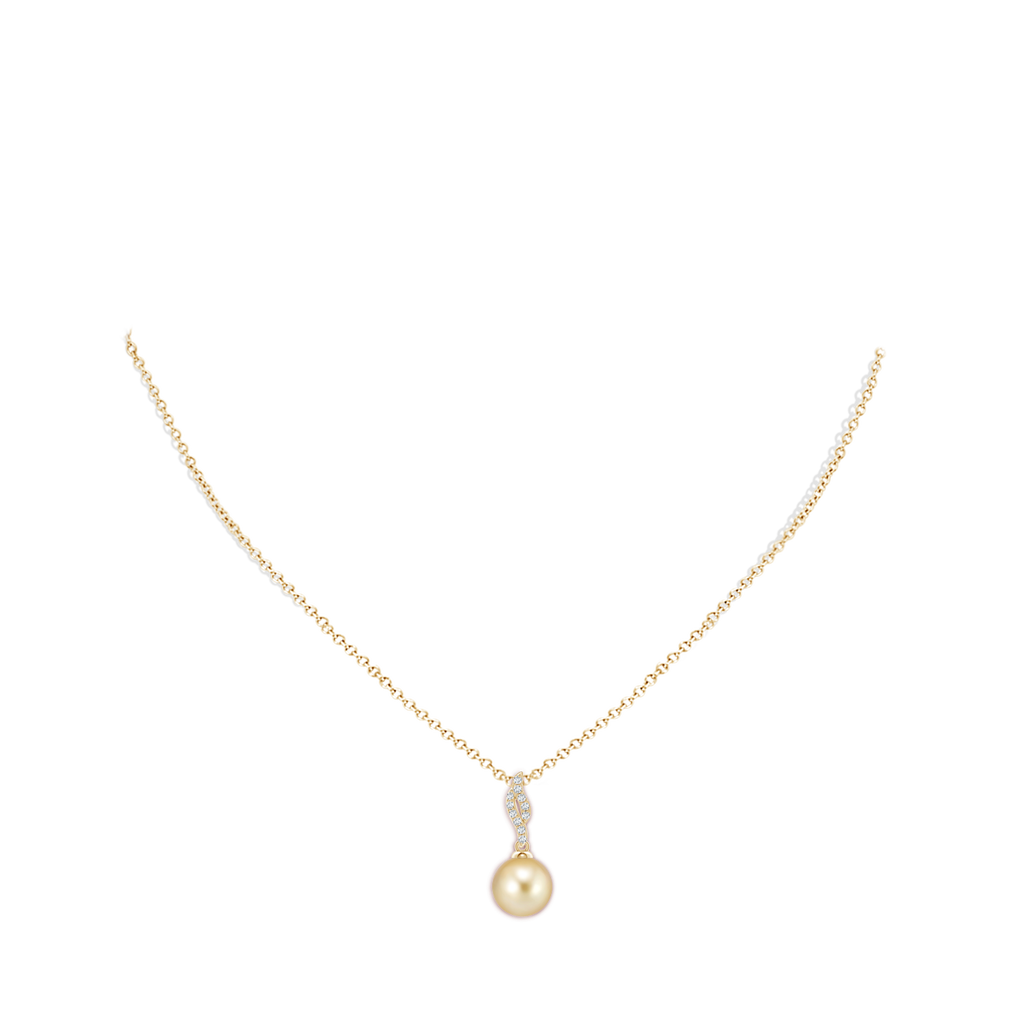 8mm AAAA Golden South Sea Pearl Pendant with Flame Motif in Yellow Gold Body-Neck