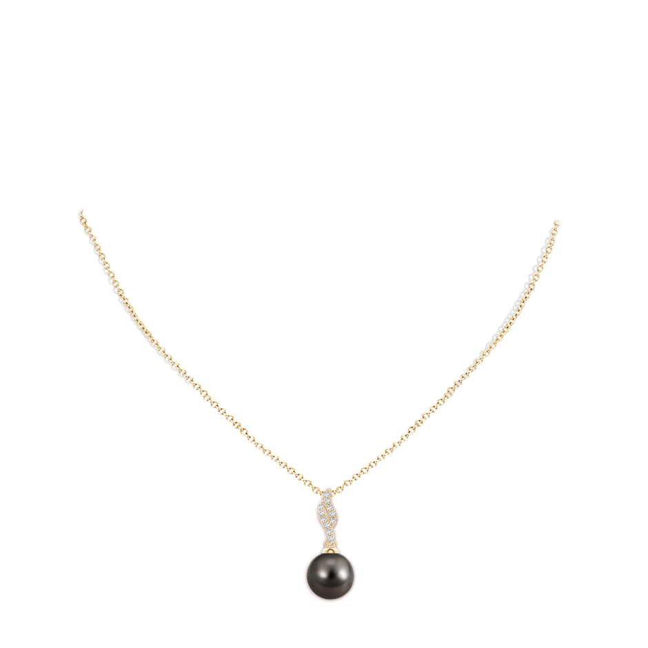 10mm AAA Tahitian Pearl Pendant with Flame Motif in Yellow Gold body-neck