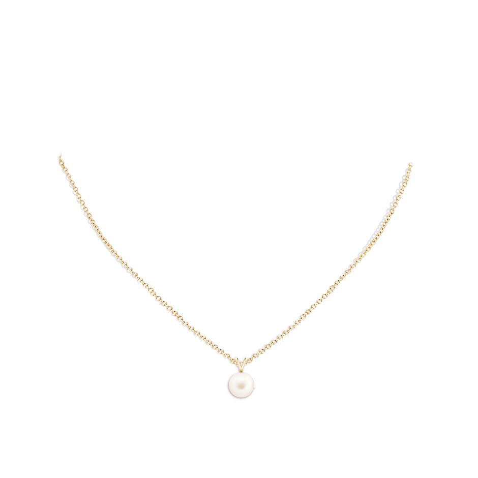 8mm AA Freshwater Pearl Solitaire V-Bale Pendant in Yellow Gold body-neck