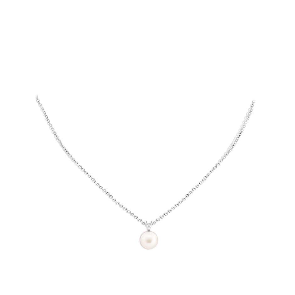 9mm AA Freshwater Pearl Solitaire V-Bale Pendant in White Gold body-neck