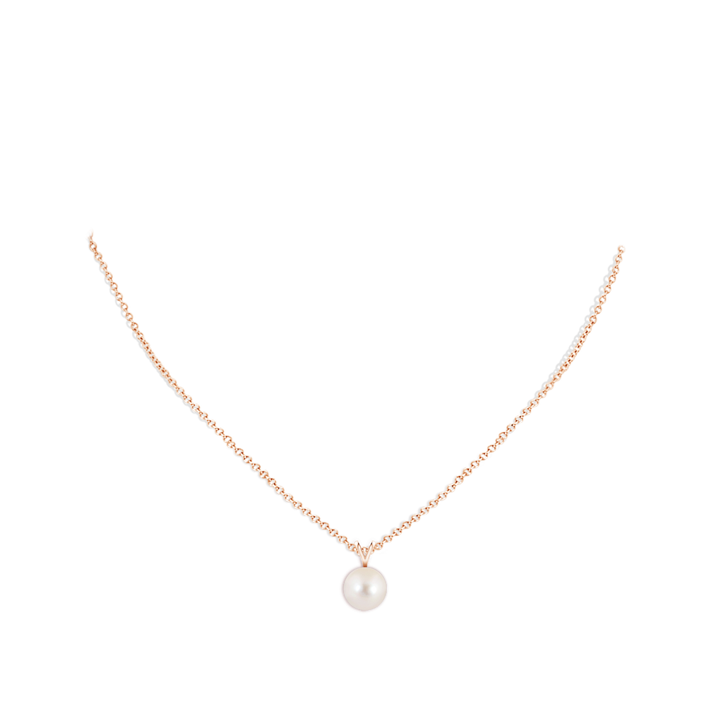 9mm AAAA Freshwater Pearl Solitaire V-Bale Pendant in Rose Gold Body-Neck