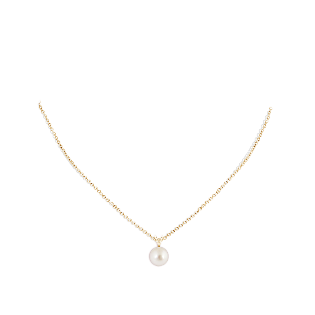 9mm AAAA South Sea Pearl Solitaire V-Bale Pendant in Yellow Gold Body-Neck