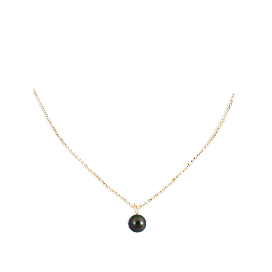 10mm AAAA Tahitian Pearl Solitaire V-Bale Pendant in Yellow Gold body-neck