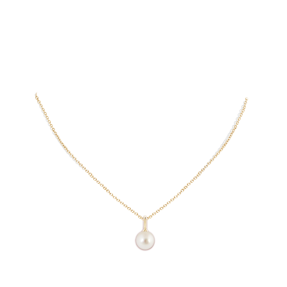 10mm AAAA Classic South Sea Pearl Solitaire Pendant in Yellow Gold body-neck