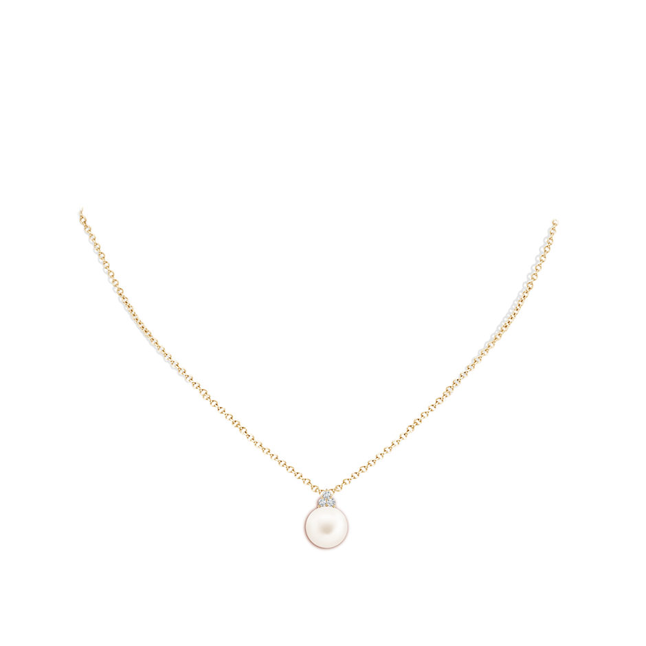 10mm AA Freshwater Pearl and Trio Diamond Pendant in Yellow Gold pen