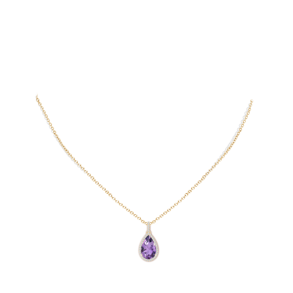 13x8mm A Pear-Shaped Amethyst Halo Pendant with Diamonds in Yellow Gold pen